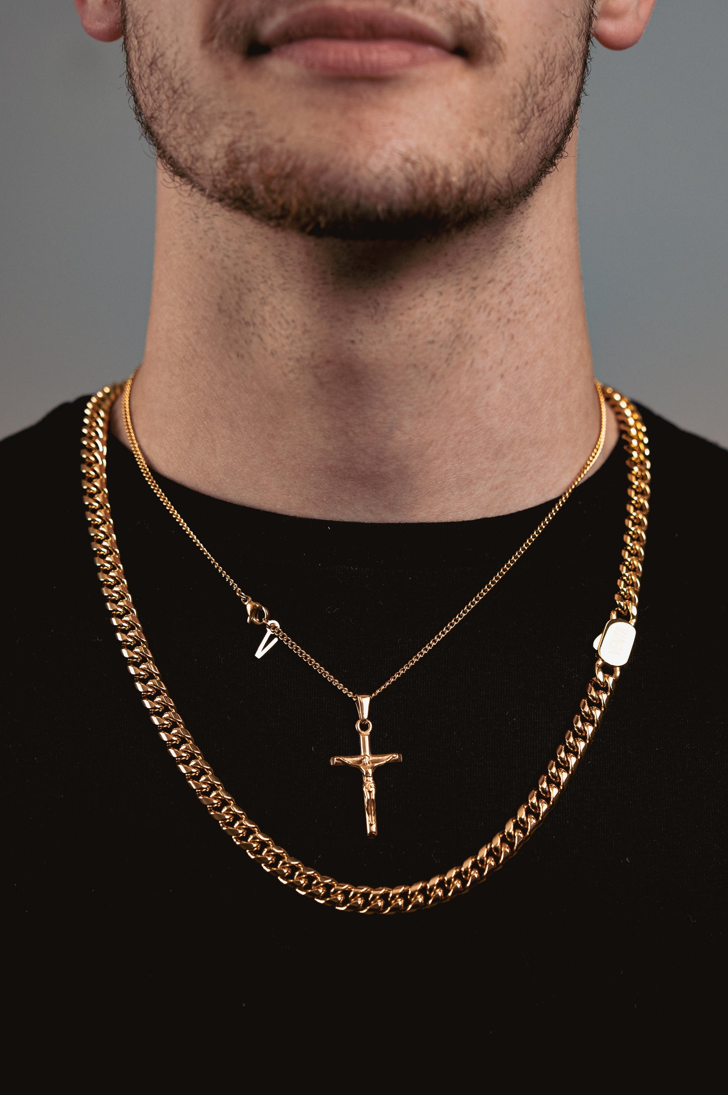 2MM Crucifix Pendant - Gold